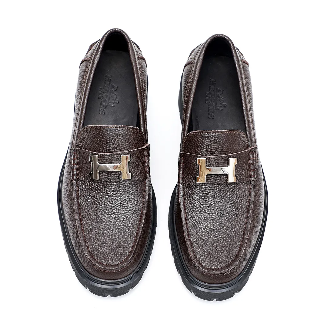Men's shoes 💰700 💐[HERMES] popular men's shoes counter original items! The world's top brands...Luxury quality...//Fashion and high-end footwear 👍💪🏻...give you a low-key luxury comfort experience👍. The upper is made of pure Italian-imported original top-layer pebbled cowhide. Sweat-absorbent cowhide leather lining. Comfortable and breathable. The original rubber-plastic flower foam light outsole is high-end and classy. Luxurious and noble!! .. OEM factory shipment [Hug] stall.. Original plate. Welcome to taste..39-45 (38.45.46🉑️Customized)